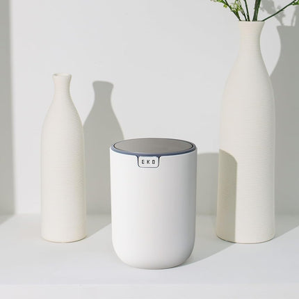EKO 1.5L Mini Desk Bin with Swing-Top Lid,Small Round Tabletop Rubbish Bin and Storage Pot for Stationery, Makeup and Small Waste, Desktop Bin for Office, Home or Car (White)