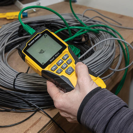 Klein Tools VDV501-852 Testeur de câble Scout Pro 3 Kit localisateur avancé – Testeur de câble Voix Données Vidéo pour RJ11 RJ12 RJ45 et Coax, Mesure la longueur de câble jusqu'à 610m, Test PoE et 18 télécommandes de mappage