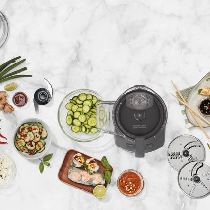 Procesador de alimentos Cuisinart de 9 tazas con alimentación continua, disco reversible para rebanar y rallar fino y mediano, cuchilla universal, accesorio de alimentación continua y almacenamiento dentro del recipiente (gris)