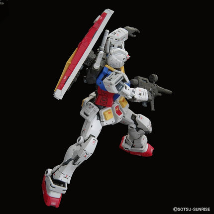 BANDAI Hobby RG Gundam 1/144 RX-78-2 Gundam Ver.2.0