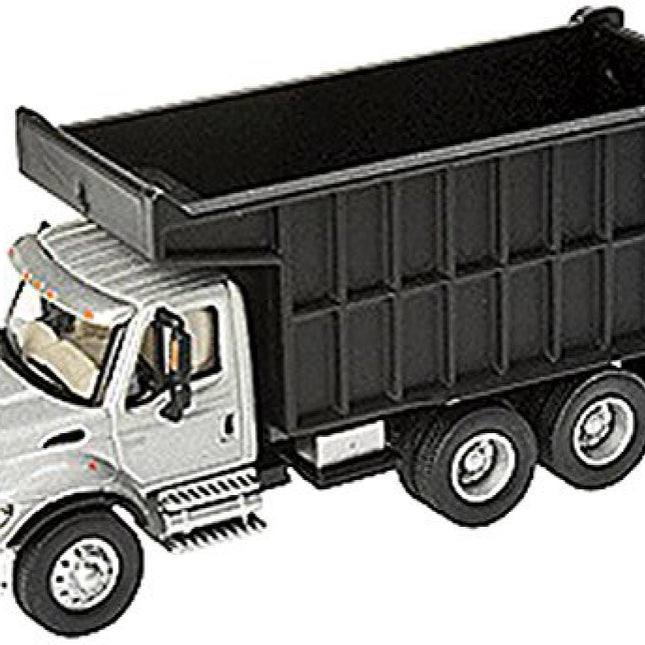 Walthers SceneMaster International 7600 2-Axle Col Truck, Black