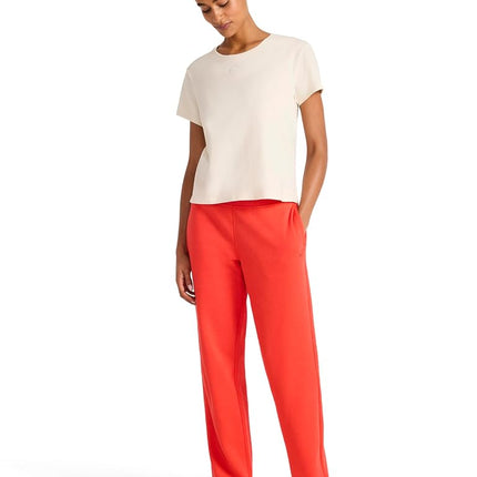 Reebok Apparel Women's Cozy Classic Sweatpant, Standard Fit, 30” Inseam, Midweight Cotton-Poly Fleece Fabric, Energy Red, Large