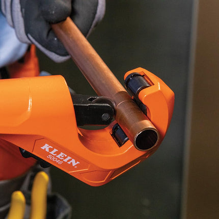 Klein Tools 50046 Constant Swing Tubing Cutter for Copper and Aluminum, 1/8 to 1 3/8-Inch O.D. with Deburring Tool and Replacement Blade