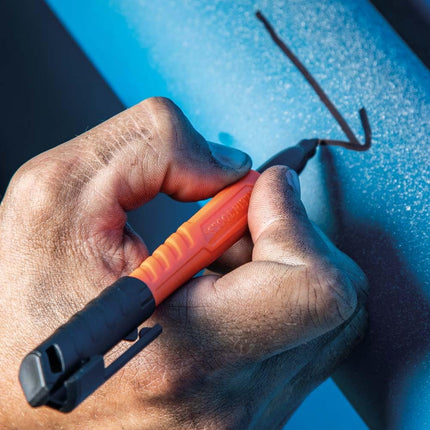 Klein Tools 861014 Skribes Fine Tip Permanent Markers, Black, Hard Hat Clip, Multi-Surface Jobsite Marker for Wet, Dry and Oily Surfaces, 4-Pack