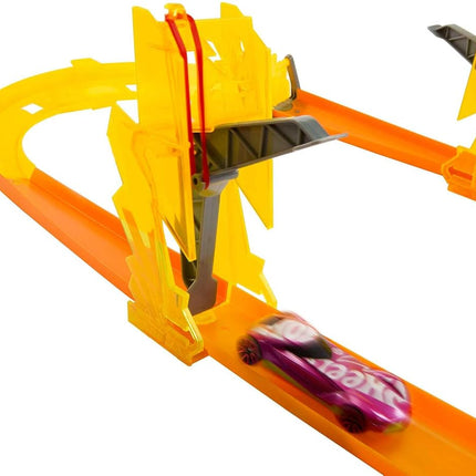 Hot Wheels Track Set with 1 Hot Wheels Car, 12 Track Boosting Components, Stackable Toy Storage Box, Lightning-Themed Track Builder Set, HMC03