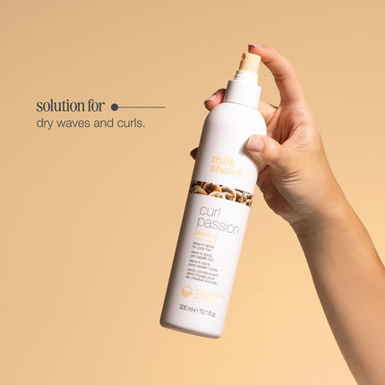Milk_Shake Curl Passion Leave In Spray 300 ml