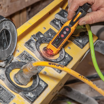 Probador de voltaje sin contacto Klein Tools NCVT-6, lápiz de CA de 12-1000 V con medida de distancia láser integrada, alarmas audibles y LED, clip de bolsillo