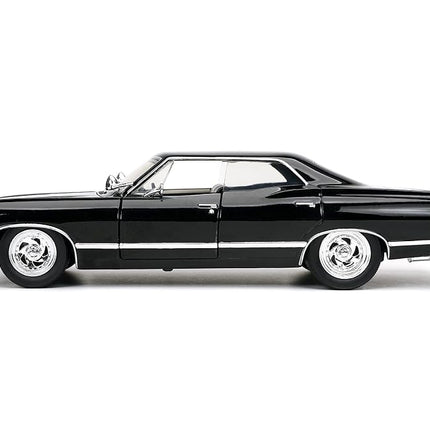 Jada 32250 Supernatural 1967 Impala SS Sport Sedan With Dean Winchester Figure 1:24 Scale Diecast Model Car