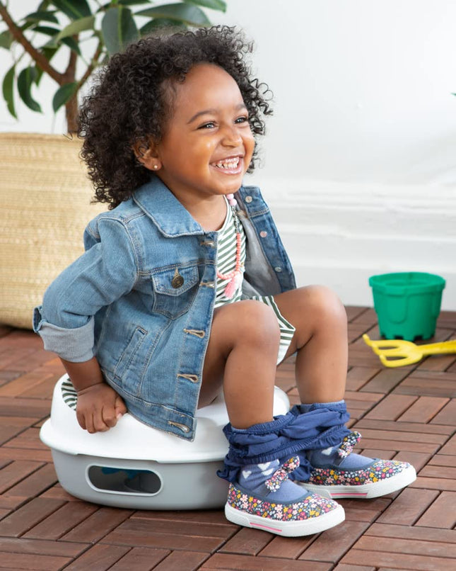 Orinal de 3 etapas Go Time de Skip Hop, blanco/gris