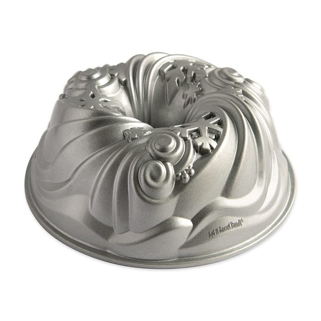 Nordic Ware Let It Snow Bundt, Silver, 10-Cup Capa