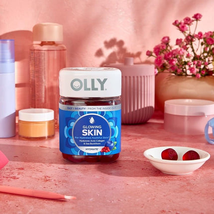 OLLY Glowing Skin Gummy, 25 Day Supply (50 Gummies), Plump Berry, Hyaluronic Acid, Collagen, Sea Buckthorn, Chewable Supplement (Packaging May Vary)
