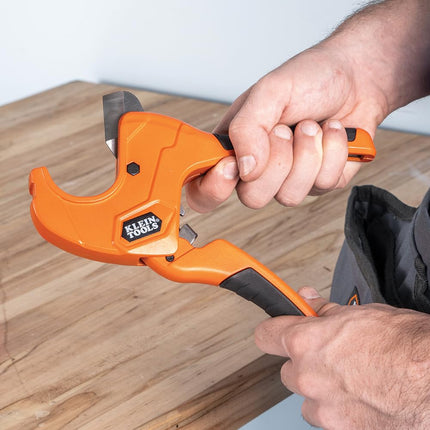 Klein Tools 50063 Ratcheting PVC Pipe Cutter, Cuts 1-1/4-Inch I.D. PVC, CPVC, PEX Pipes, One-Handed Operation, Replaceable Blades