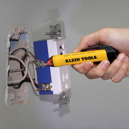 Klein Tools NCVT1PKIT Electrical Tester Kit with Non-Contact Low Voltage Tester, 50 to 1000V AC and GFCI Receptacle Tester, 2-Piece