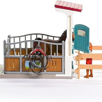 Schleich Horse Club - 25Pc Horsebox With Hannah & Cayenne - Kids 5+ | 42710