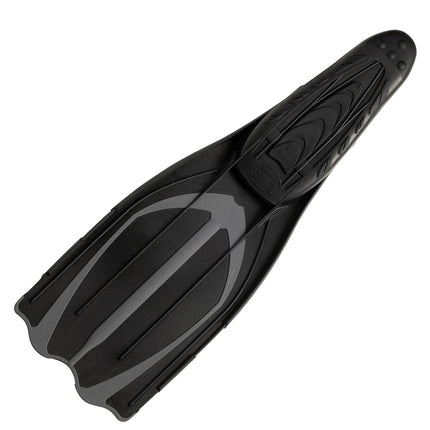 Cressi Adult Pluma Fins - Fluid Flutter Swimming Fins - Polypropylene Flippers - Snorkelling & Freediving Use - Dark - 10-11