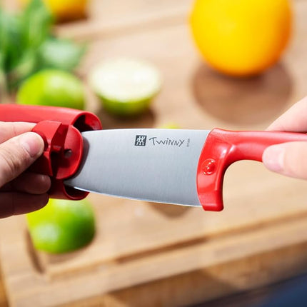 ZWILLING Twinny Children's Chef's Knife, 10 cm, with Finger Guard, Stainless Steel, Rounded Blade Shape, Child-Friendly Design, Plastic Handle, Red
