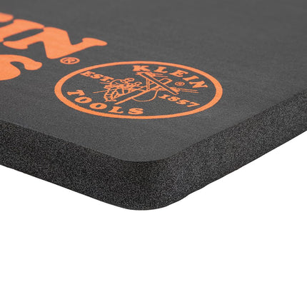 KLEIN TOOLS 60135 Kneeling Pads, Adult Men's Soft Thick Closed Cell Soft Foam Professional Tradesman Pro Pads with Handle