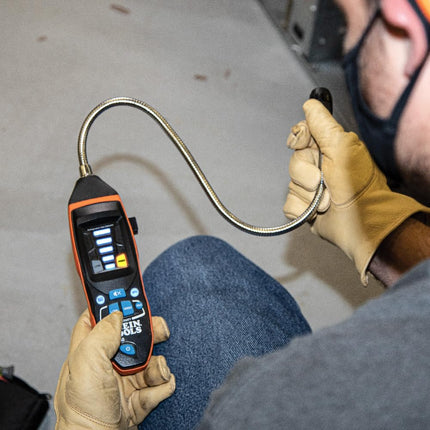 Refrigerant Gas Detector, Detects Gas Leaks in the Presence of CFC's, HFC's, HCFC's and Blends as Low as 100 PPM Klein Tools ET160