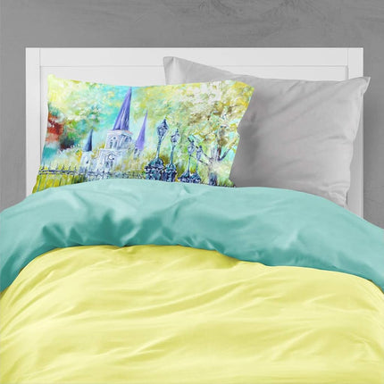 Caroline's Treasures MW1217PILLOWCASE Funda de almohada de tela estándar "Catedral de San Luis a través de la plaza", Estándar, Multicolor