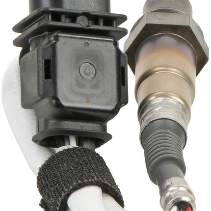 BOSCH 17475 Original Equipment Oxygen Sensor - Compatible with Select Ford Escape, Expedition, E-Series Vans, Flex, Fusion, F-150, Taurus; Lincoln MKS, MKT, MKZ, Navigator; Mazda; Mercury + More