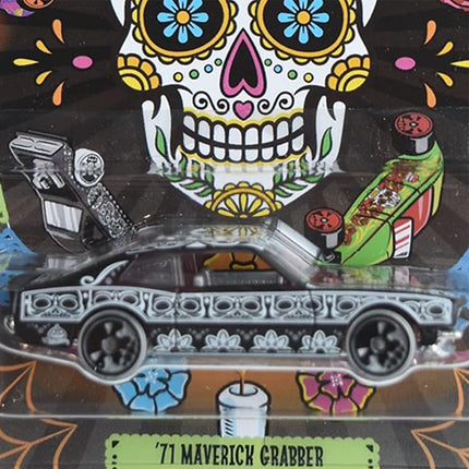 Voiture Hot Wheels « '71 Maverick Grabber Halloween » à l'échelle 1:64, noire, 2" x 3" x 1.5"