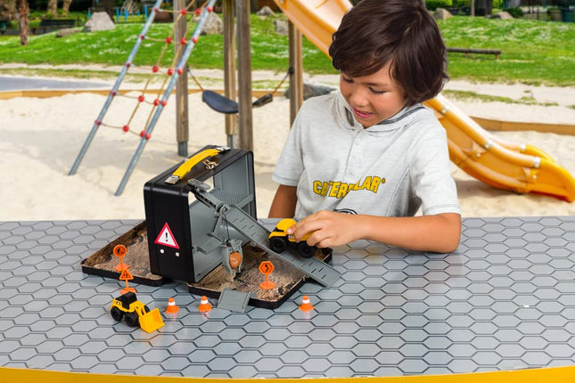 Cat Little Machines Store N Go Playset