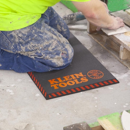 KLEIN TOOLS 60136 Kneeling Pads, Adult Mens Large Soft Thick Closed Cell Soft Foam Professional Tradesman Pro Pads with Handle