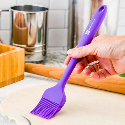 Restaurantware – Pinceau à pâtisserie de 25,9 cm, 1 pinceau de cuisine résistant à la chaleur – Lavable au lave-vaisselle, trou de suspension, pinceau de cuisine en silicone noir, pour étaler l'huile, le beurre ou la sauce,
