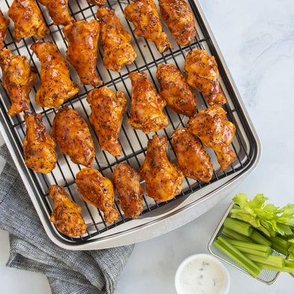 Nordic Ware Oven Crisp Baking Tray, Aluminium Crisping Tray with Carbon Steel Rack, Premium Bakeware Made in the USA, Silver, L 15.6" x W 11.6" x H 1.6"
