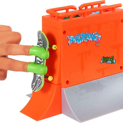Hot Wheels Skate Aquarium Skatepark Playset Designed with Tony Hawk, Includes Tony Hawk Fingerboard & 1 Pair of Removable Skate Shoes