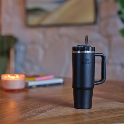 STANLEY Vaso térmico con aislamiento al vacío de acero inoxidable Quencher H2.0 FlowState con tapa y pajita para agua, té helado o café, batidos y más, negro 2.0, 30 oz