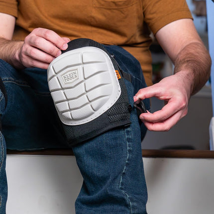 KLEIN TOOLS 60849 Non-Marring Knee Pads for Work, Construction, Tile, Flooring, for Men and Women, Lightweight Gel and Foam Padding, One Size