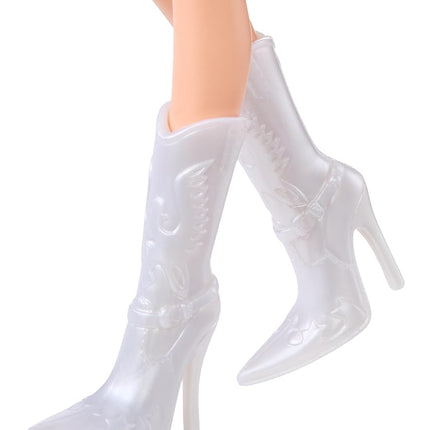 Bratz Sassy Stampede Cloe - Collectable Fashion Doll - Western Cowgirl Style Doll with Outfit and Accessories