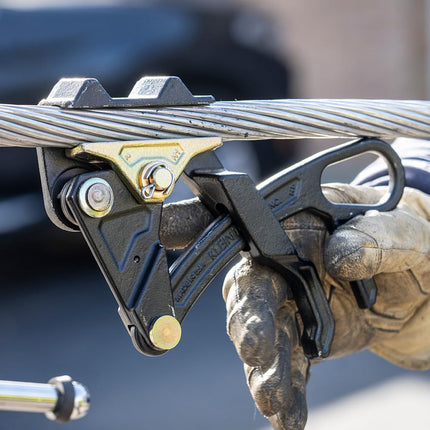 Klein Tools 16477 Grip, Made in USA, Cable Pulling Wide Range Distribution Parallel Jaw Grip with 5000-Pound Max Safe Load