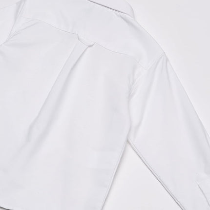 Izod Boys' Long Sleeve Solid Button-Down Collared Oxford Shirt with Chest Pocket, White, 7 UK