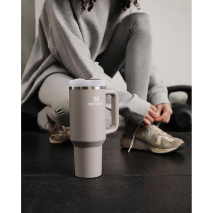 STANLEY Quencher H2.0 FlowState Stainless Steel Vacuum Insulated Tumbler with Lid and Straw for Water, Iced Tea or Coffee, Smoothie and More, Ash, 40oz