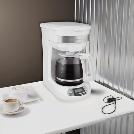 Cafetière filtre programmable Hamilton Beach 12 tasses avec 3 options d'infusion, verseuse en verre, pause et service automatiques, blanc (46294)
