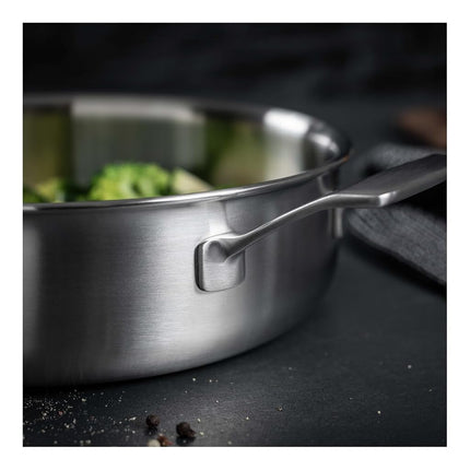 KUHN RIKON Olla baja de cinco capas Culinary, 24 cm/3 L, apta para horno con tapa de acero inoxidable. Cacerolas de inducción. Garantía de utensilios de cocina aptos para lavavajillas.