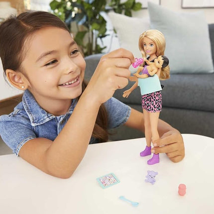 Barbie Skipper Babysitters Inc. Doll & Accessories Set with 9-in / 22.86-cm Blonde Doll, Baby Doll & 4 Storytelling Pieces for 3 to 7 Year Olds, GRP13