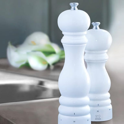 PEUGEOT - Paris u'Select 22 cm Pepper Mill - 6 Predefined Grind Settings - Made with PEFC Certified Wood - Made in France - Glossy White Finish