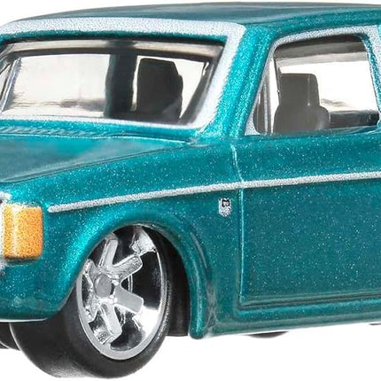 Hot Wheels Volvo 142 GL, Vehículos Car Culture Circuit Legends para niños de 3 años en adelante y fans y coleccionistas adultos, Colección Premium de vehículos Car Culture a escala 1:64, HCJ87