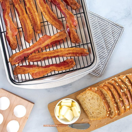 Nordic Ware Oven Crisp Baking Tray, Aluminium Crisping Tray with Carbon Steel Rack, Premium Bakeware Made in the USA, Silver, L 15.6" x W 11.6" x H 1.6"