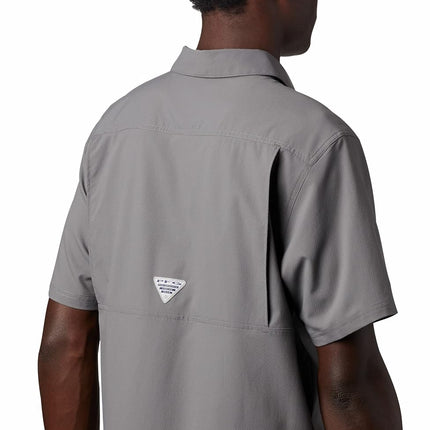 Columbia Men's Slack Tide Camp Shirt, Short Sleeve Shirt, City Grey, Medium