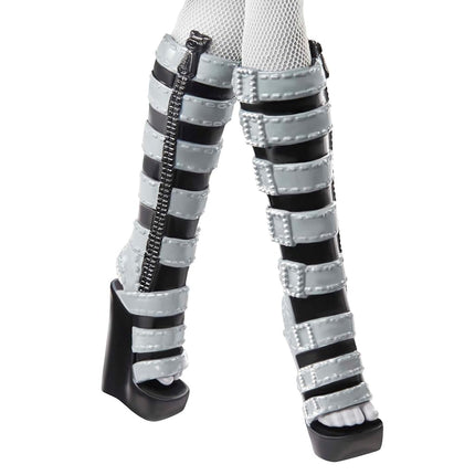 Monster High Doll, Clawdeen Wolf in Black and White, Reel Drama Collector Doll, Doll-Size and Life-Size Posters, Horror Flick Theme, Toys and Gifts