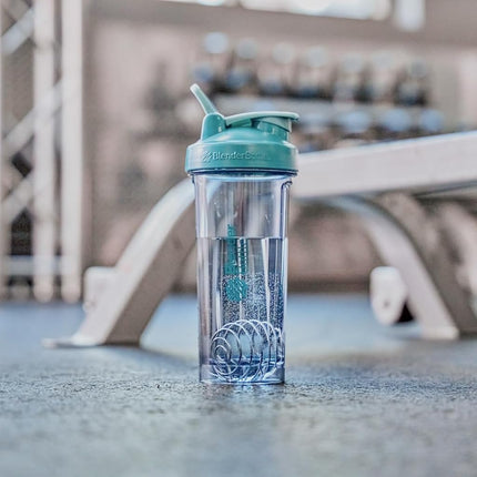BlenderBottle Shaker Bottle Pro Series Perfect for Protein Shakes and Pre Workout, 32-Ounce, Cerulean Blue