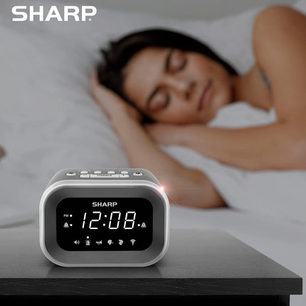 Reloj despertador muy ruidoso Sharp Big Bang para personas con sueño pesado, 6 sonidos de alarma extremadamente fuertes: Gallo, Corneta, Mamá regañona, Martillo neumático, Sirena, Pitido – Volumen de hasta 115db, Plata/Negro con pantalla LED blanca