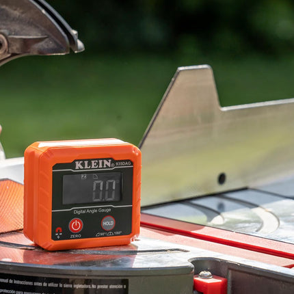 Klein Tools 935DAG Digital Electronic Level and Angle Gauge, Measures 0-90 and 0-180 Degree Ranges, Measures and Sets Angles