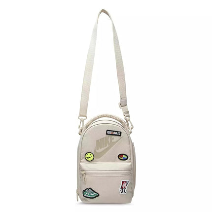 Nike Patch Insulated Lunch Bag – Sanddrift – One Size
