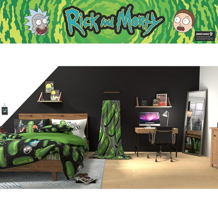 Franco Collectibles Pickel Rick & Morty Bedding Super Soft Plush Cozy Throw, 46 in x 60 in, (Officially Licensed Product)