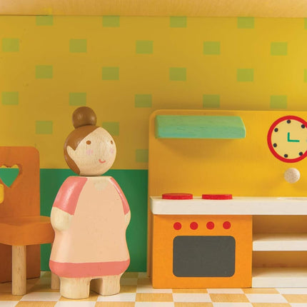 Tender Leaf Toys The Leaf Family - Wooden People Set for Dolls House with Mum, Dad, and Two Children - Inspire Imaginative Play for 3+